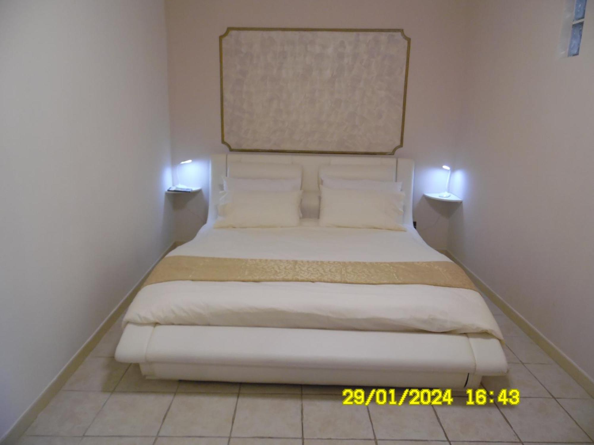 La Casa Di Giuditta - B&B Casa Vacanze - Ramacca ภายนอก รูปภาพ